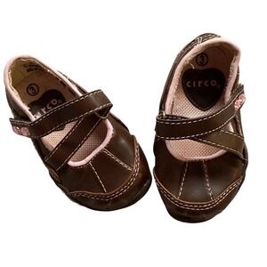 Circo Girls Brown Mary Jane Shoes Size 3 Flower Detail Strap